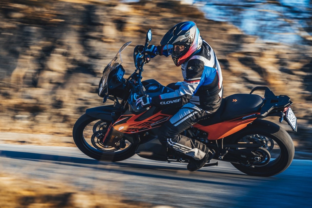 KTM 890 Adventure: crossover senza limiti